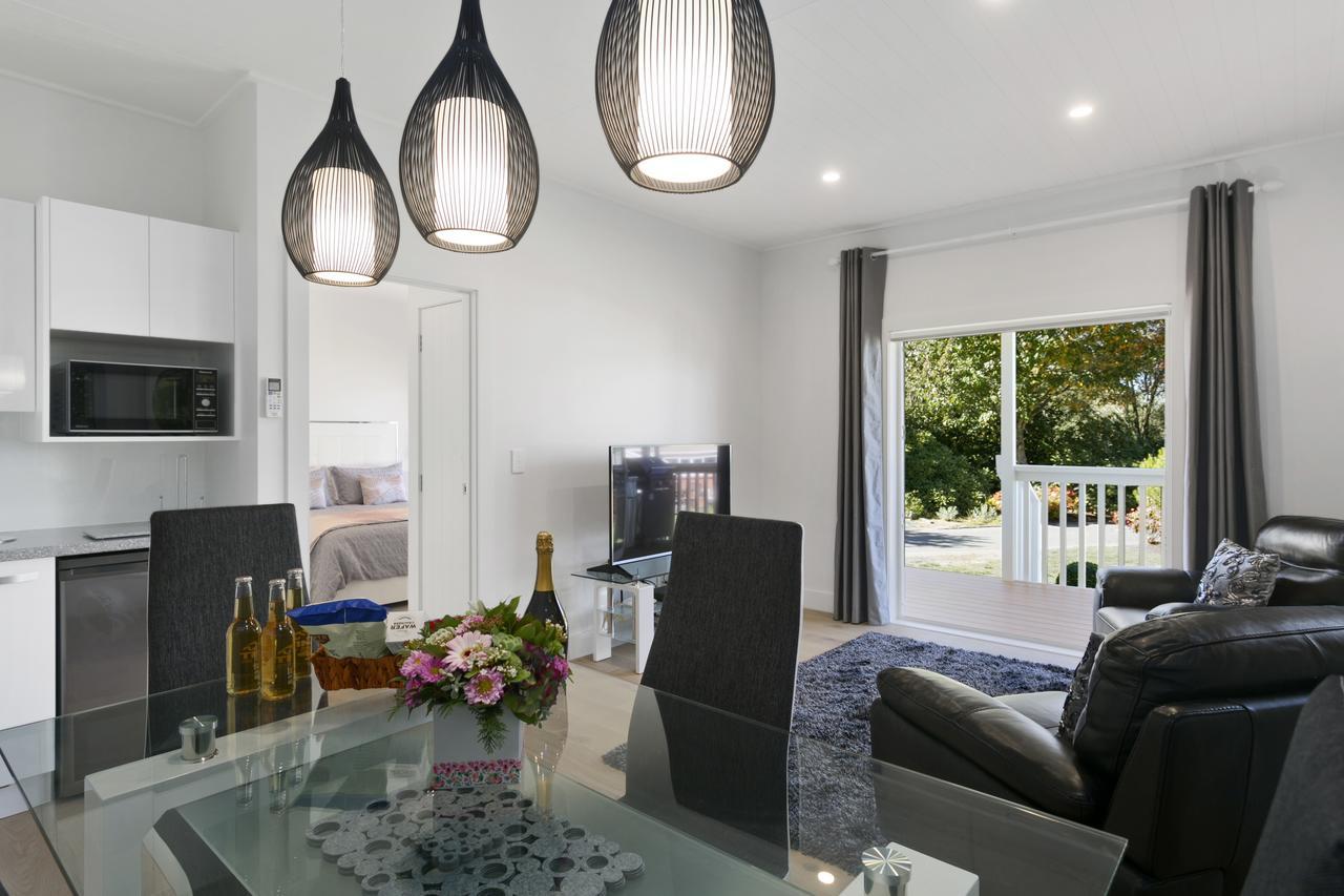 The Retreat Luxury Garden Villa 타우포 호 외부 사진